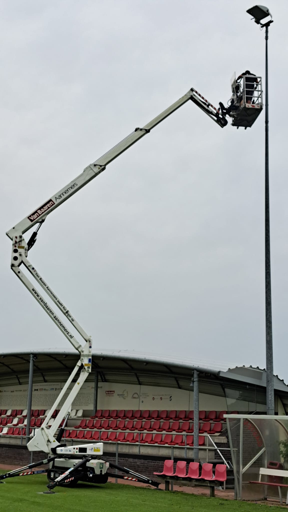 Nieuwe LED-verlichting op het hoofdveld