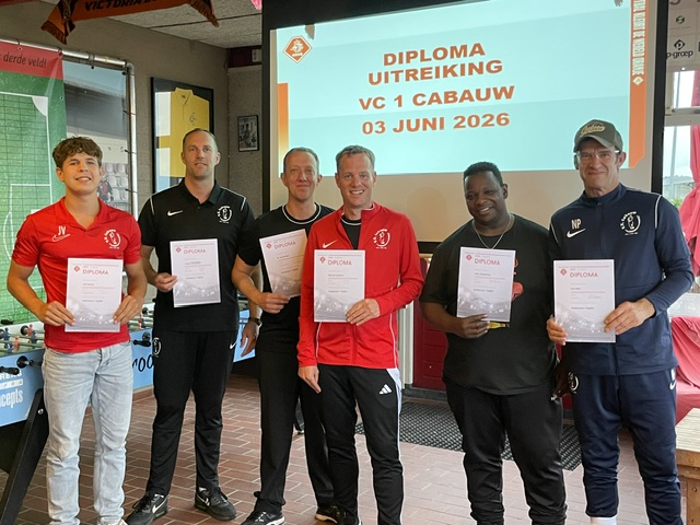 Trotse geslaagde trainers bij V.V. Cabauw!